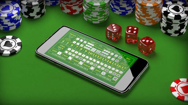 Live dealer spinning roulette wheel in keluaranhk studio